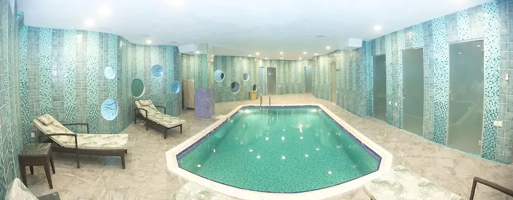 Amber Hotel Baku 4*,