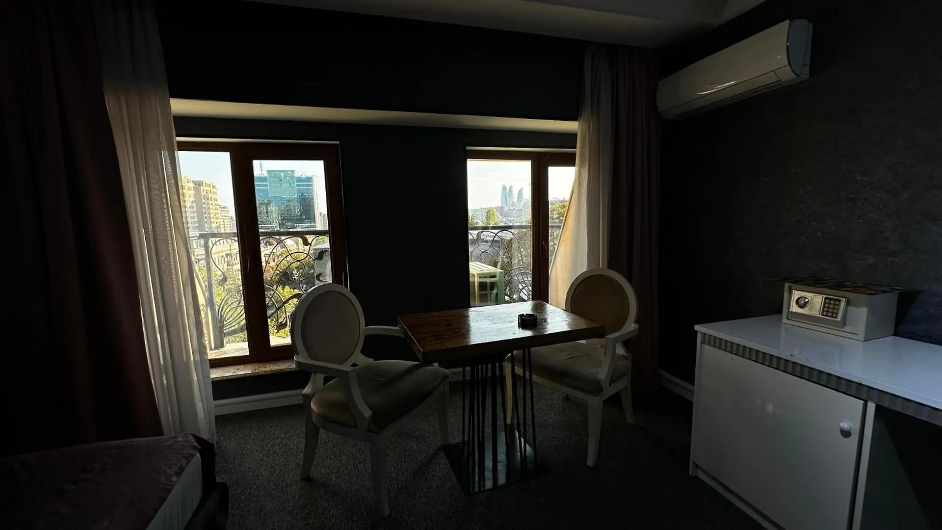 Amber Hotel Baku 4*,