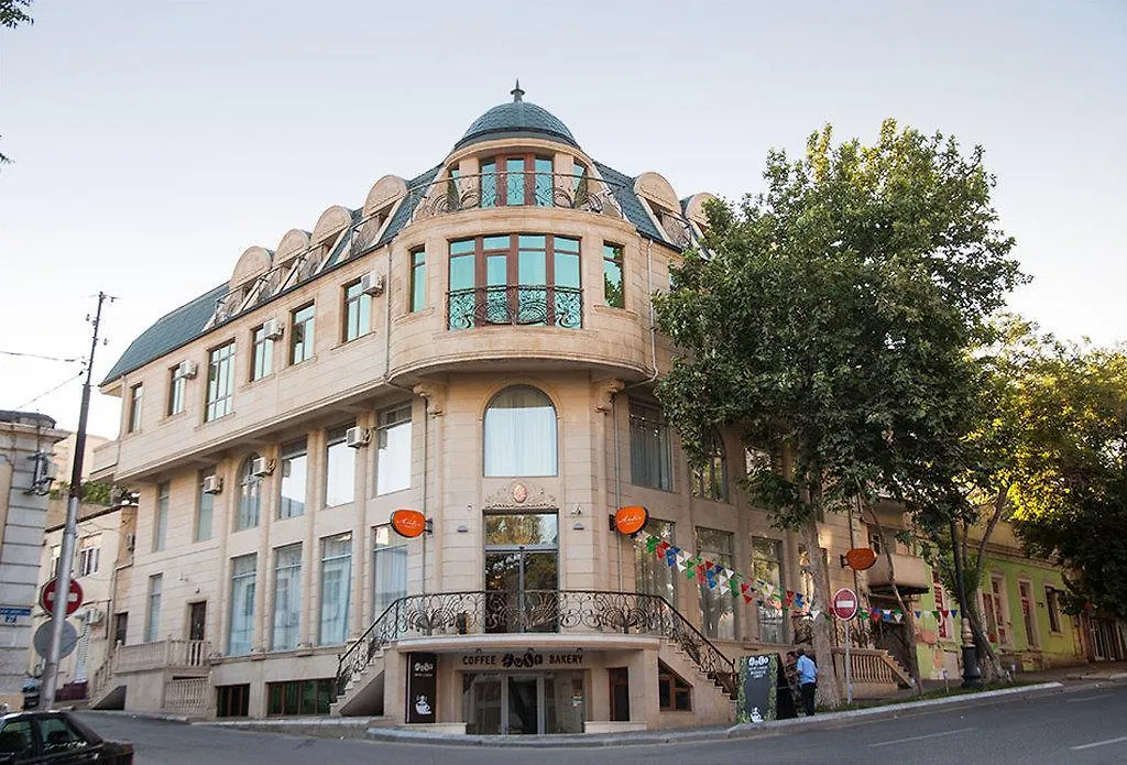Amber Hotel location